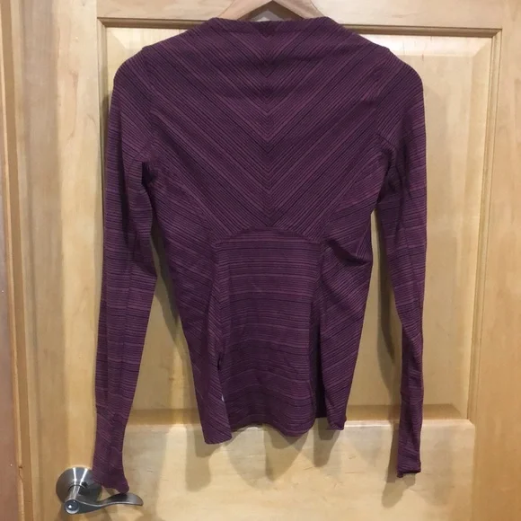 Lululemon Purple and Black Long Sleeve sz 4 - Picture 2 of 5